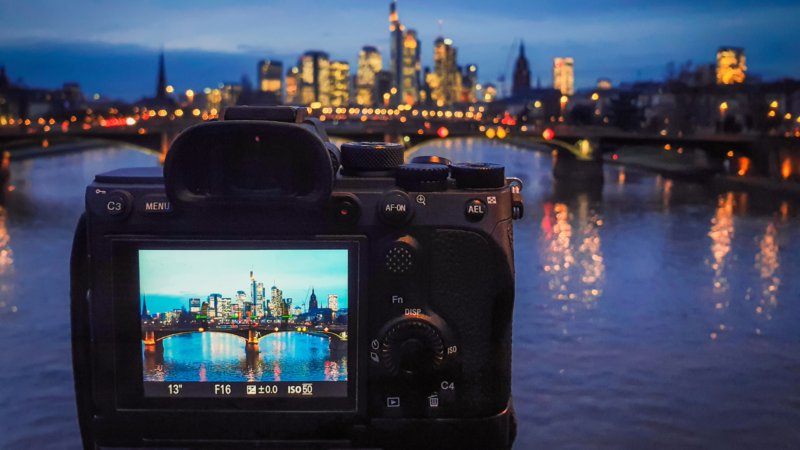 Creative Ways to Shoot in Low Light: Essential Techniques for Stunning Night Photography